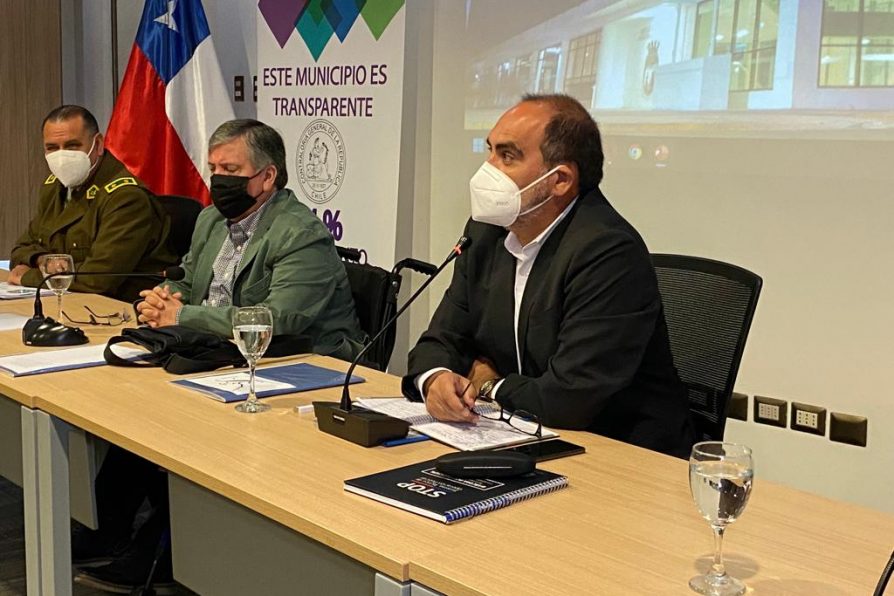 Delegado Presidencial asiste a reunión junto a alcaldes pertenecientes a MURO´H