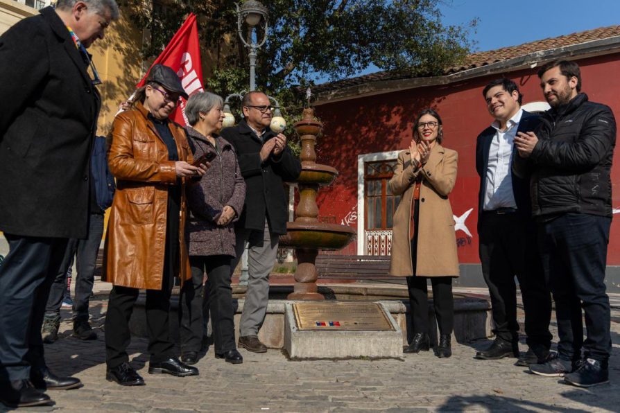 Ministra Vallejo y Delegado Presidencial de O’Higgins descubren placa conmemorativa por 53 años de la Nacionalización del Cobre