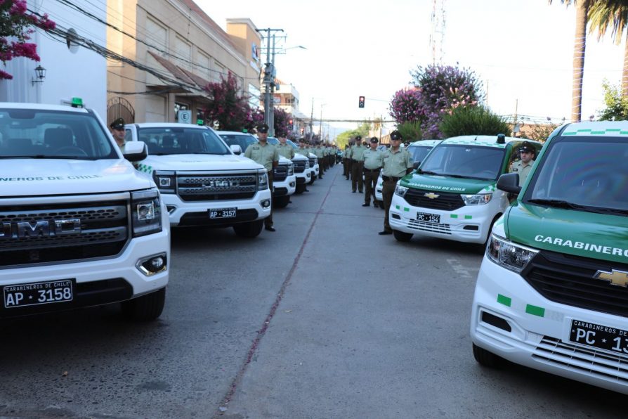 Ministra Tohá entrega nueva dotación vehicular a Carabineros