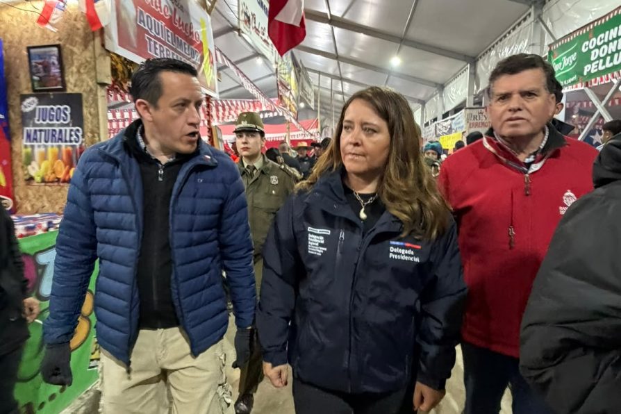 Autoridades fiscalizan fondas y ramadas durante la noche en Rancagua